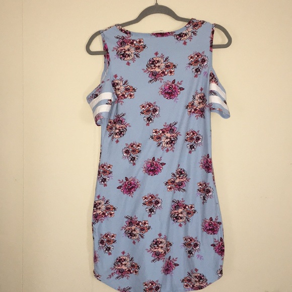 Dress 👗 - Picture 5 of 11